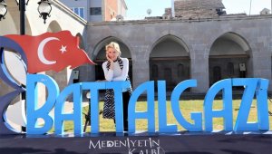 Wilma Elles, Battalgazi'ye hayran kaldı