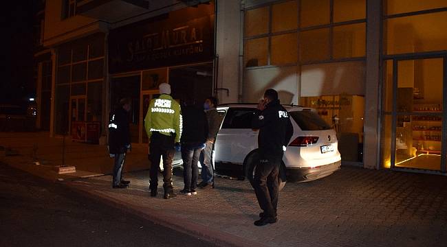Yakınını Ölümle Tehdit Etti, Aracında 2 Pompalı Tüfekle Yakalandı
