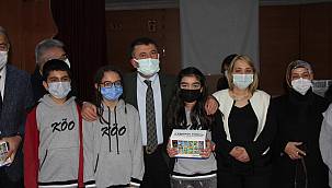 Ağbaba öğrencilere kitap seti dağıttı