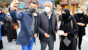 Başkan Güder'den vatandaşa kandil simidi