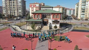 Bisiklet tutkunları Yeşilyurt'ta pedal çevirdi