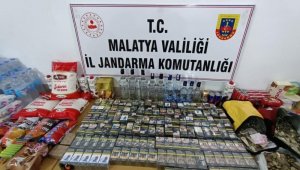 Çaldıklarını götüremeden yakalandılar