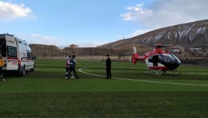 Eli kesilen gencin imdadına ambulans helikopter yetişti