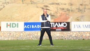 İrfan Buz; "Ligde kalacağımıza inanıyorum"
