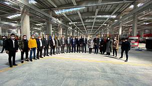 Milletvekili Çakır ve Kahtalı Kızılay Lojistik Merkezinde İncelemelerde Bulundu
