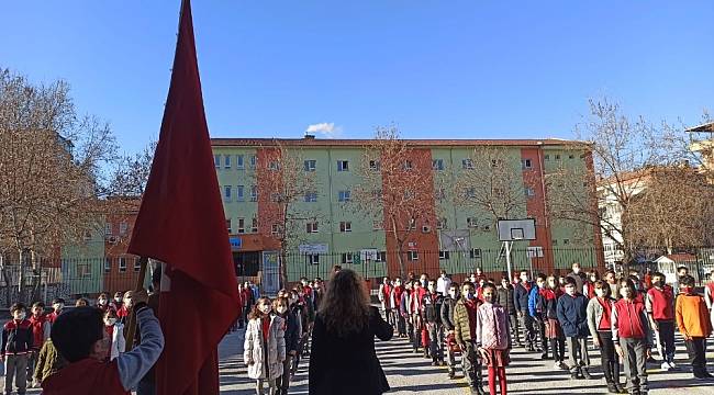 Öğrenciler ders başı yaptı
