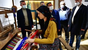 Çınar; Dokumacılık Kültürümüzü Özel Bir Mekânda Gelecek Kuşaklara Taşıyoruz