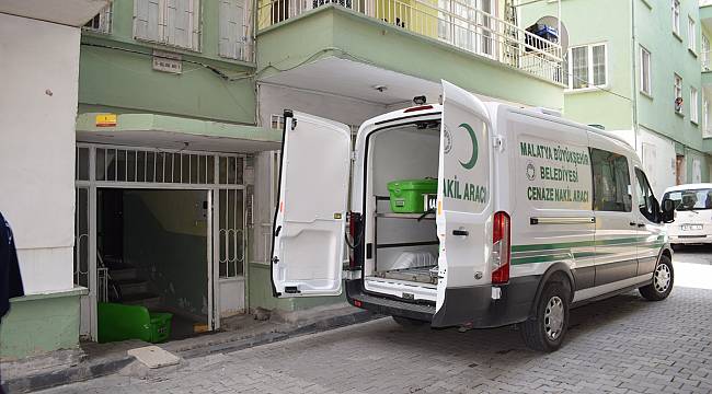 56 Yaşındaki Kadın Kendini İple Asarak İntihar Etti