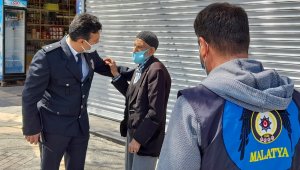 Alzaymır hastası yaşlı adamın imdadına polis ekipleri yetişti