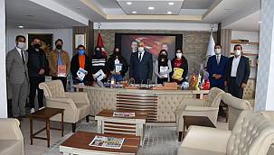 Başkan Zelyurt; Kütüphane Haftasında Öğrencileri Unutmadı