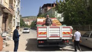 Battalgazi'de ücretsiz soğan ve patates dağıtımı yapılıyor