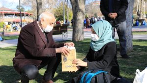 Battalgazi'den kitapseverlere anlamlı hediye