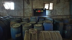 3 bin 688 litre boğma rakı ele geçirildi