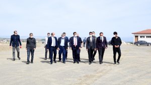 Başkan Gürkan, sentetik çim saha alanlarında inceleme yaptı