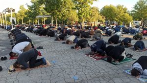 Bayram namazında camiler doldu