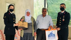 jandarma'dan şehit ailelerine ziyaret