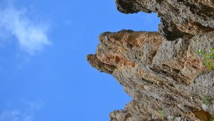 Kayalar tehlike oluşturuyor