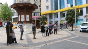 Ne korona ne de kısıtlama kuyruğa engel olamadı