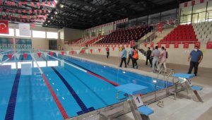 Olimpik kapalı yüzme havuzu hizmete girmek için gün sayıyor