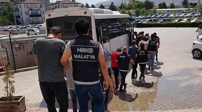 Torbacı operasyonu: 17 tutuklama