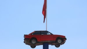 1984 model otomobili gören bir daha bakıyor