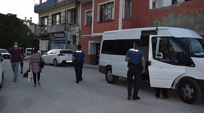 Balkondan düşen çocuğu vatandaşlar fark etti