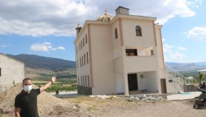 Baraj manzaralı cami, para bitince minaresiz kaldı