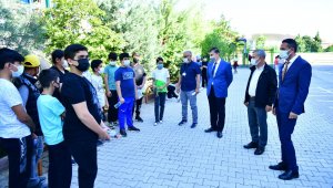 Çınar, LGS sınavına giren öğrencileri yalnız bırakmadı