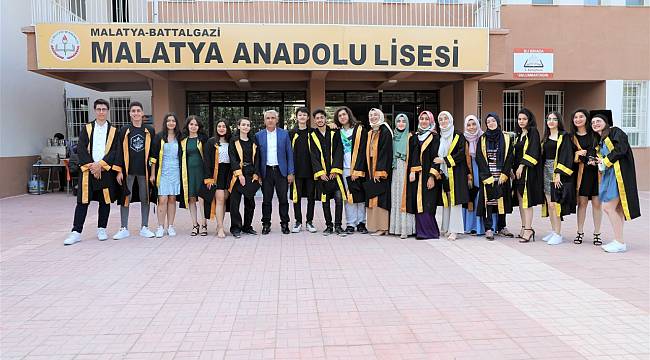 Güder, öğrencilerin heyecanına ortak oldu