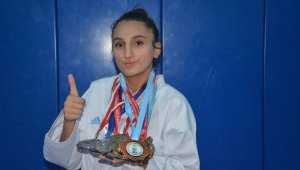 Fatma Uygur, Türkiye Şampiyonu olarak döndü
