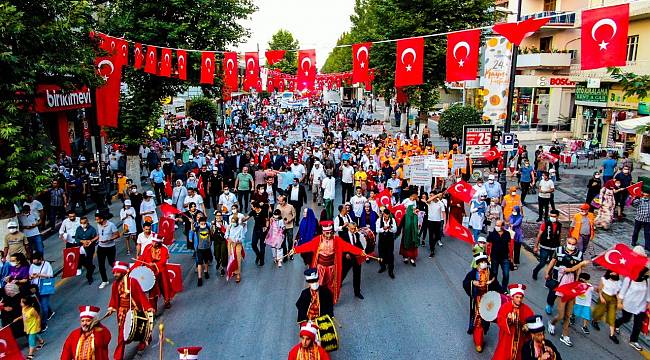 Kayısı festivalinde kortej yürüyüşüne yoğun ilgi