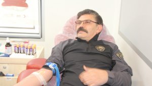 Malatya Emniyetinden "15 Temmuz anısına" kan bağışı