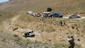 Şarampole devrilen aracın sürücüsü hayatını kaybetti
