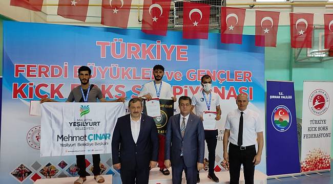 Yeşilyurt Belediyesi kıck-boks sporcuları, Şırnak'tan başarılarla döndü