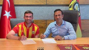 YMS, Stevie Mallan ile 2 yıllık sözleşme imzaladı