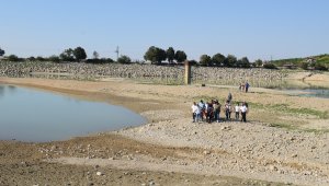 19 yaşındaki genç serinlemek için girdiği gölette boğuldu