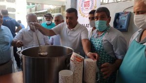 Ticaret Borsası'ndan aşure ikramı