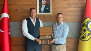 Uruguay kulübünün başkanından Adil Gevrek'e ziyaret