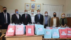 İlkokul öğrencilerine kırtasiye desteği