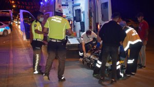 Malatya'da hafif ticari araçla çarpışan motosiklet sürücüsü yaralandı