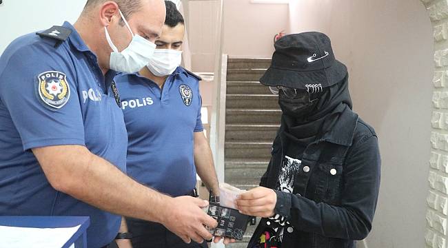 Para dolu cüzdanını kaybetti duyarlı vatandaş bulup polise teslim etti