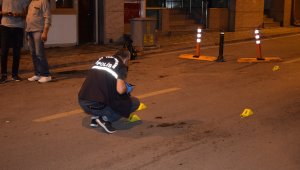 Ticari araç içerisinde silahlı saldırıya uğrayan şahıs yaralandı