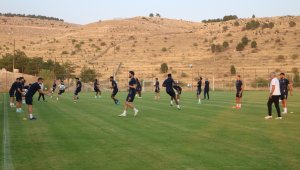 YMS'de 7 futbolcu kiralık gönderildi