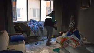 Ev yangınında 3 çocuk yaralandı