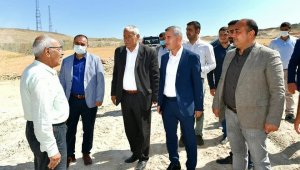 Melekbaba Mahallesindeki yol genişletme çalışmaları son sürat