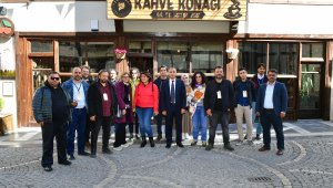 Oyuncular ve jüri üyeleri konakları gezdi
