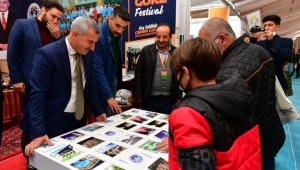 Başkan Çınar, festival' de gençlerle buluştu