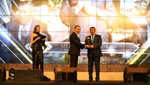 Yılın 'en'lerinde Başkan Gürkan'a iki ödül birden
