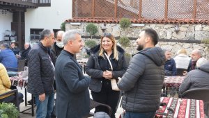 Başkan Çınar, sanatçıları tarihi konakta ağırladı