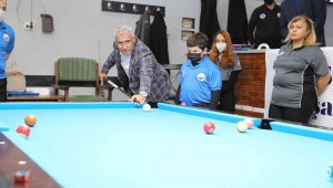 Bilardo şampiyonasının açılışını Başkan Güder gerçekleştirdi